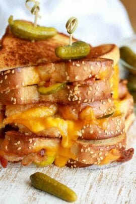 Dill Pickle Bacon Grilled Cheese with loads of crispy bacon, gooey cheese and crunchy dill pickles